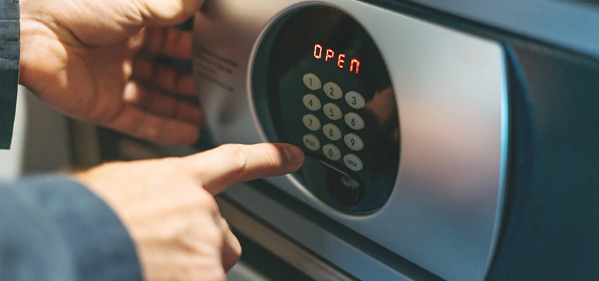 Cash Safe Openers in Healdsburg, California